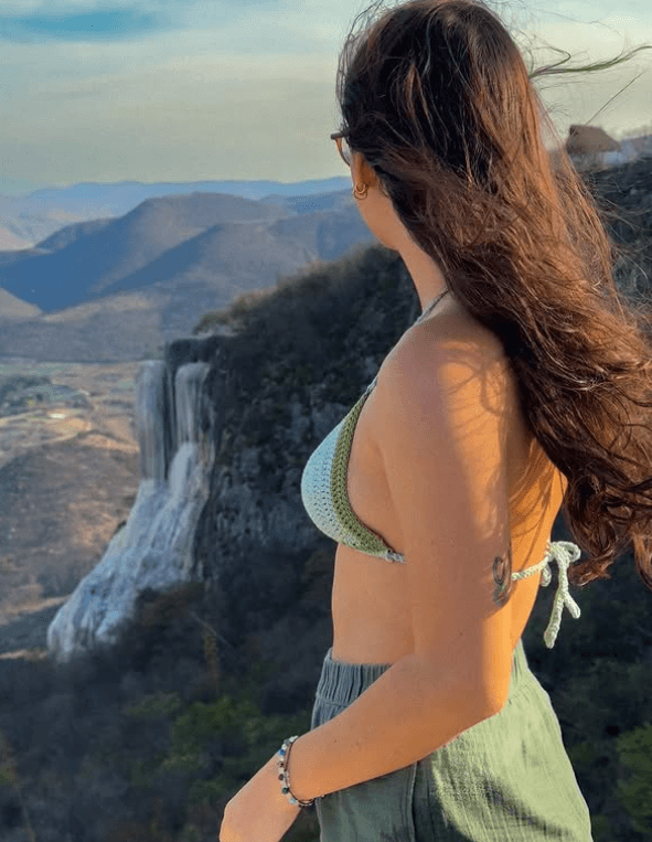 Melissa observando las montañas de Guanacaste